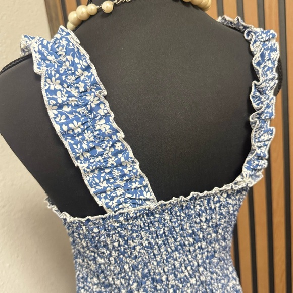 Blue Floral super stretchy smocked Midi Dress - Picture 4 of 6